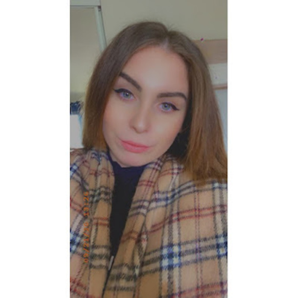 Meet your Posher, Cassidy - Picture 1 of 1